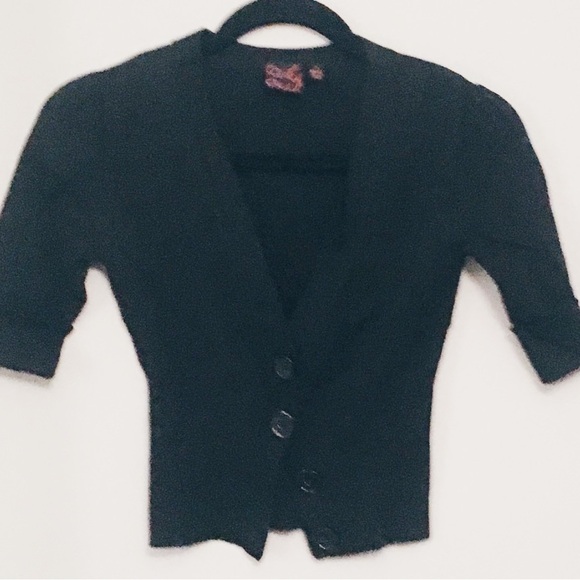 Cropped sweater - Picture 1 of 3